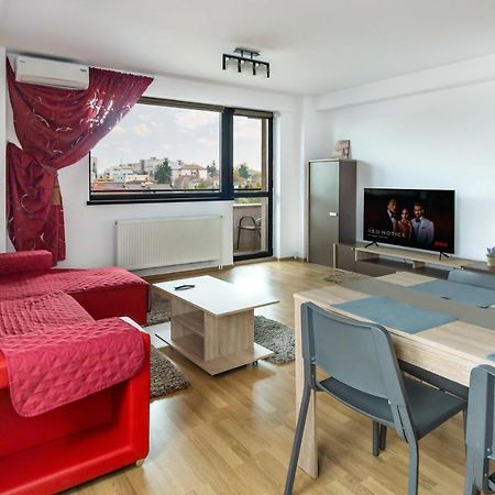 Central Apartments - Red Bacău Esterno foto